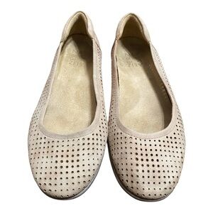 Naturalizer Cream Perforated Ballet Flats
